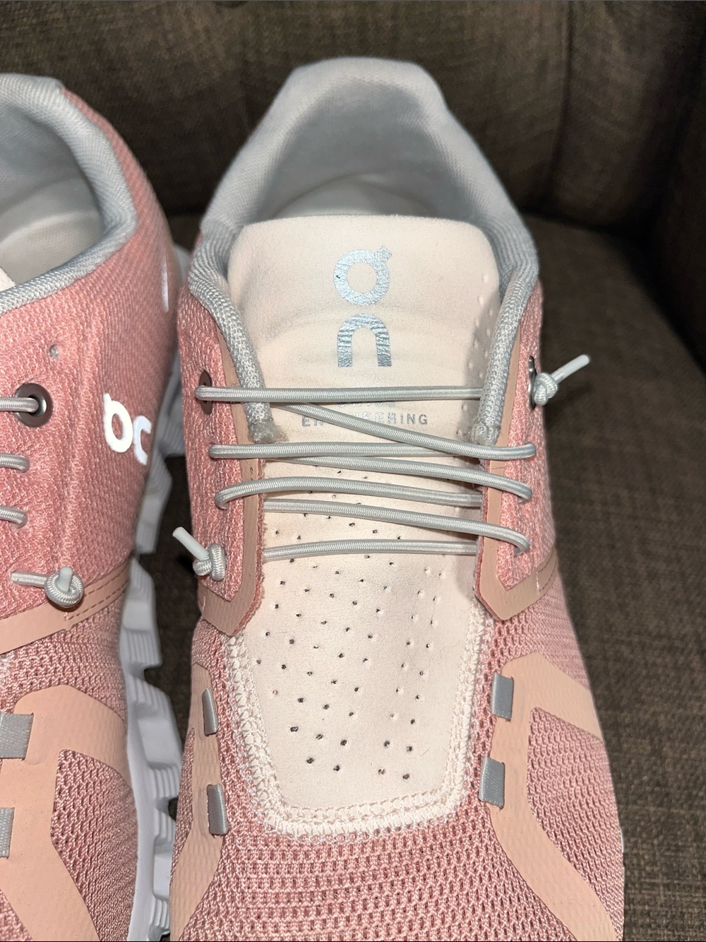 On Running Cloud 5 Women's Rose/Shell Running Sneakers size 10.5 - Picture 4 of 13